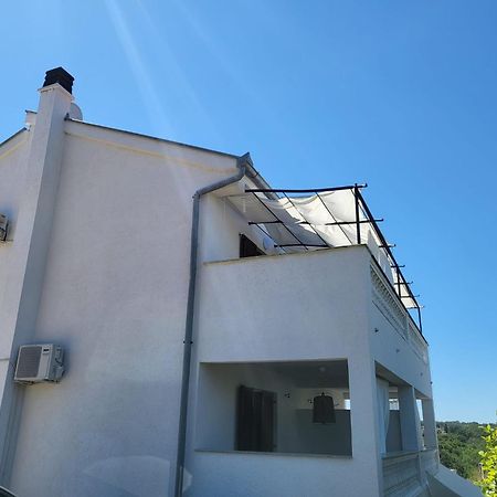 נייביצה Apartments Grgic מראה חיצוני תמונה
