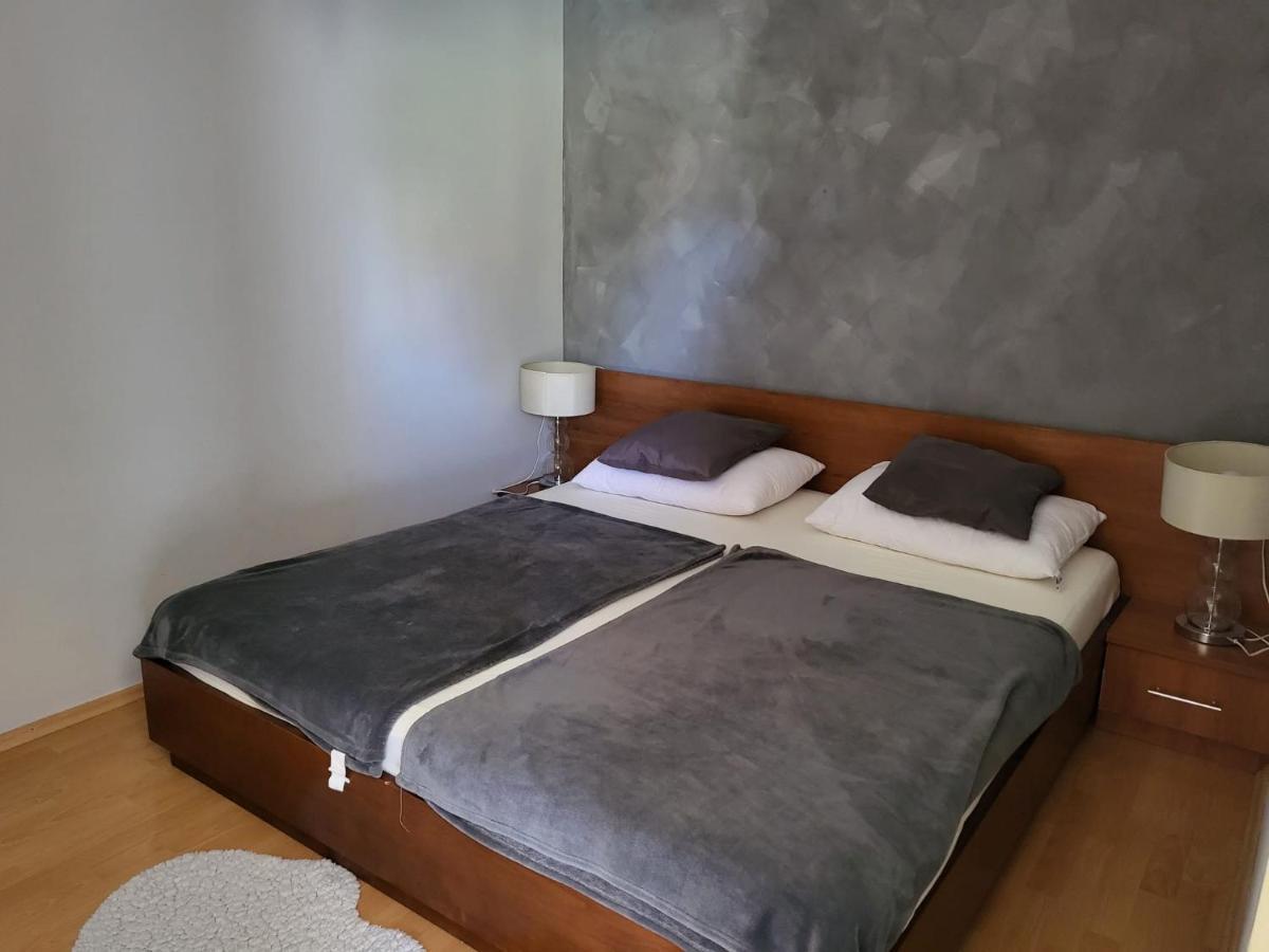 נייביצה Apartments Grgic מראה חיצוני תמונה